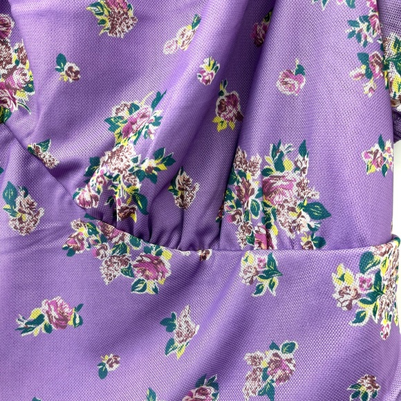 Love, Fire Plus Mesh Crop Top Cap Sleeve Purple Floral NWT - Picture 5 of 6